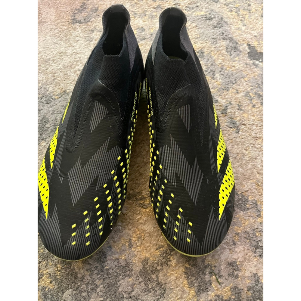 Adidas Predator cleats size 5 - Picture 2 of 6